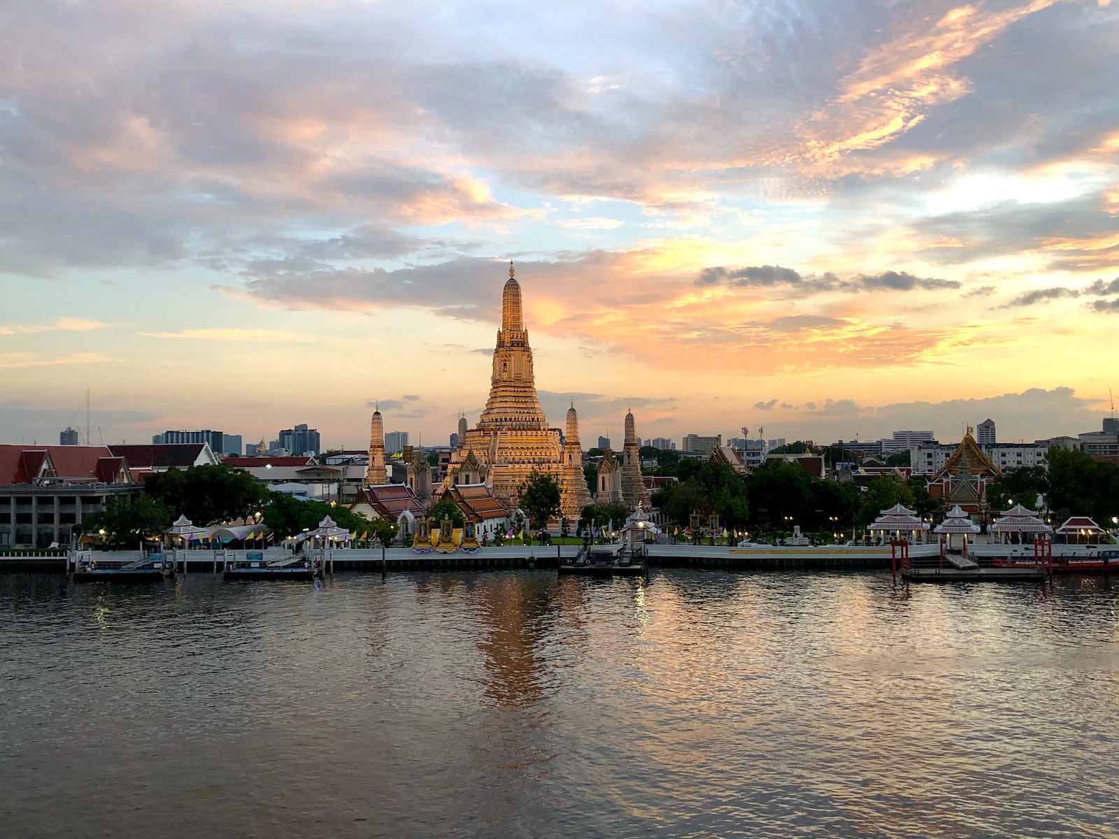 Bangkok, la capitale de Thaïlande, est une ville vibrante et cosmopolite.